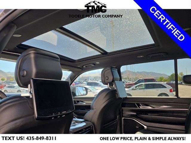 Used 2023 Jeep Wagoneer L Series III w/ Premium Group I image 11