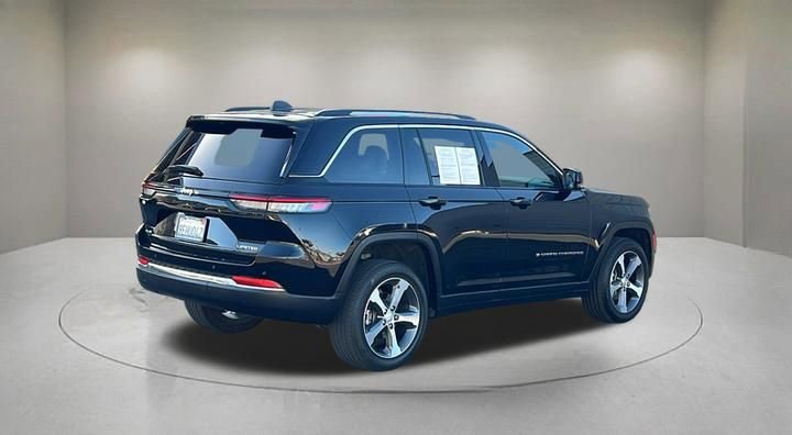 Used 2023 Jeep Grand Cherokee Limited AWD/4WD image 5