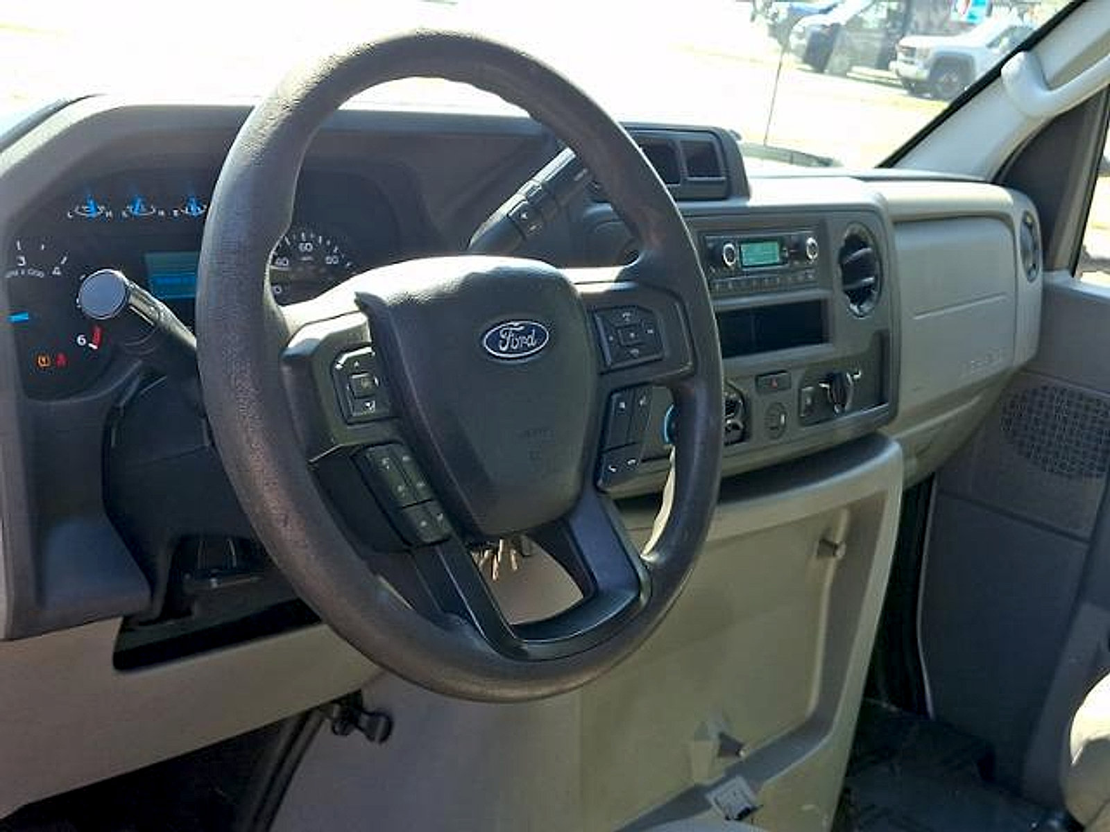 Certified 2022 Ford E-350 and Econoline 350 Super Duty w/ Power Windows & Locks Group RWD image 13