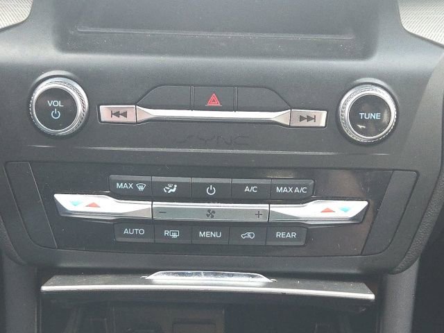 Certified 2020 Ford Explorer XLT w/ Equipment Group 202A image 35