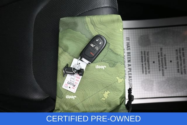 Used 2019 Jeep Cherokee Limited AWD/4WD image 12