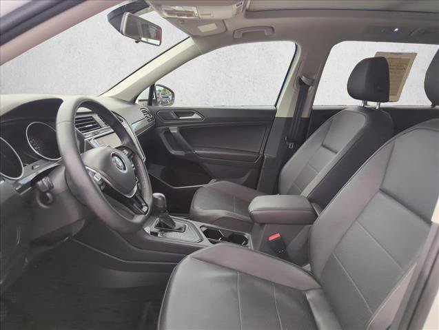 Used 2020 Volkswagen Tiguan SE w/ Panoramic Sunroof Package FWD image 16