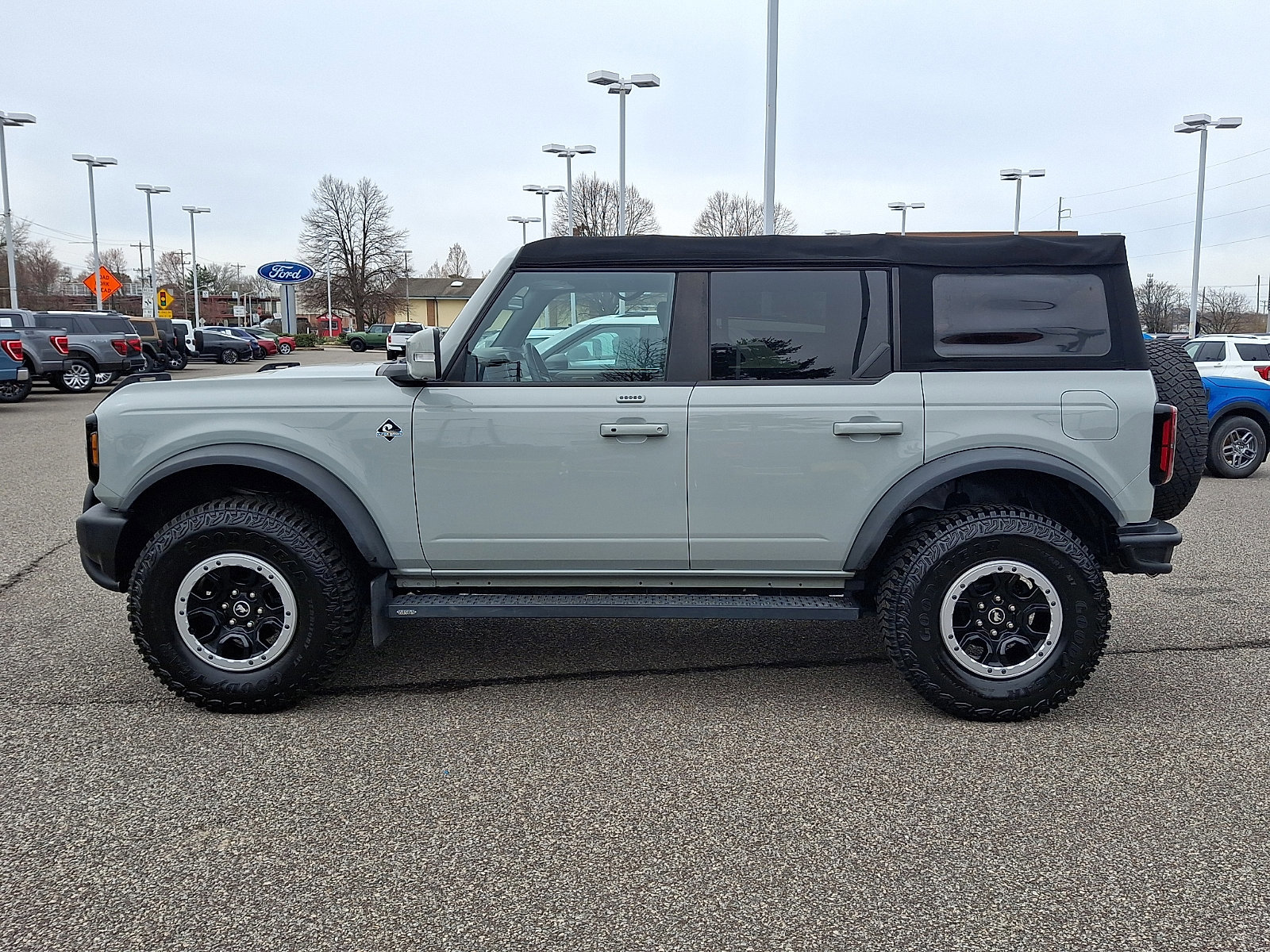 Certified 2022 Ford Bronco Outer Banks w/ Sasquatch Package image 3