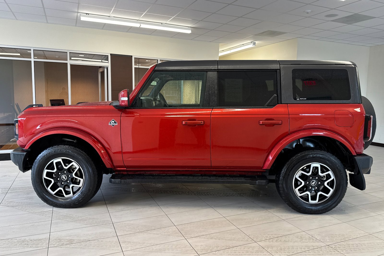 Certified 2022 Ford Bronco Outer Banks AWD/4WD image 7