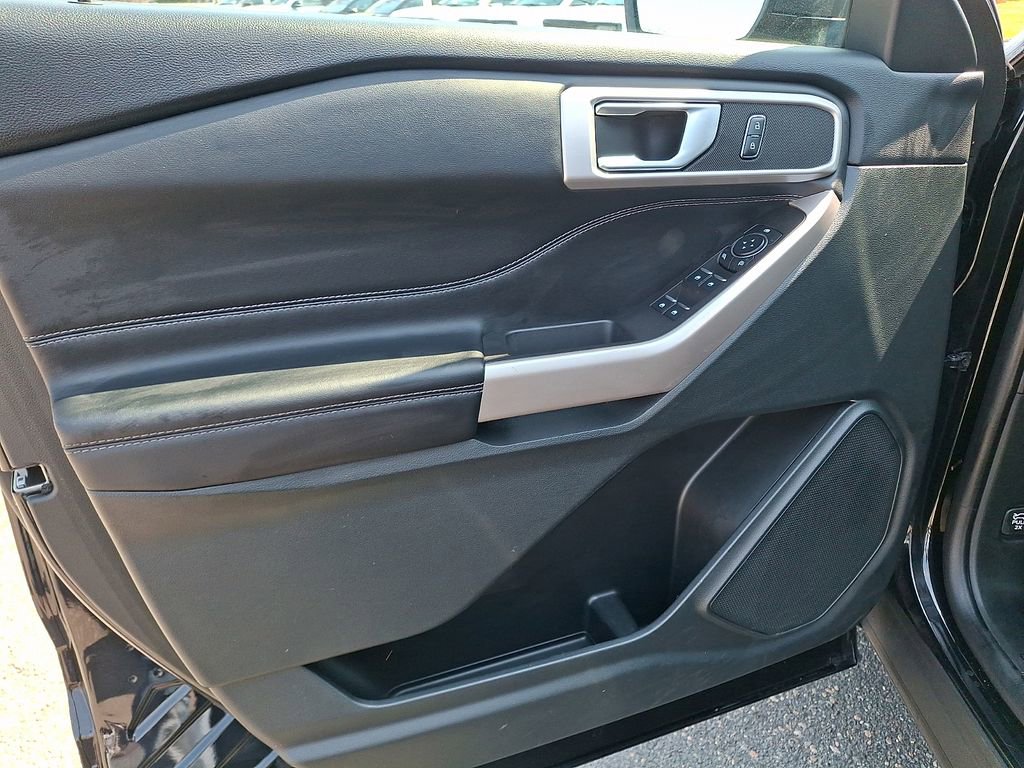 Certified 2023 Ford Explorer XLT w/ Equipment Group 202A image 15