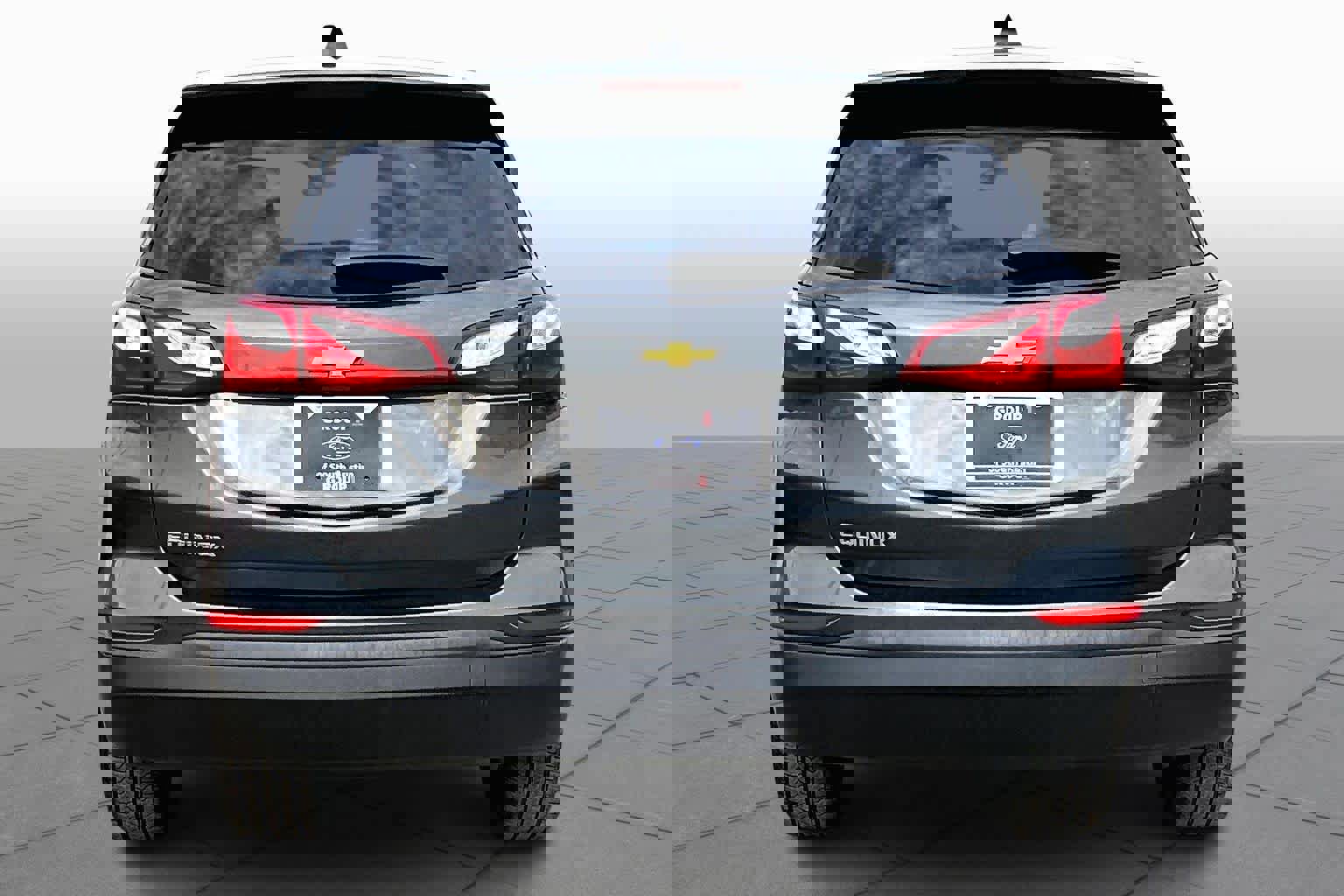 Used 2020 Chevrolet Equinox LS w/ LS Convenience Package image 2