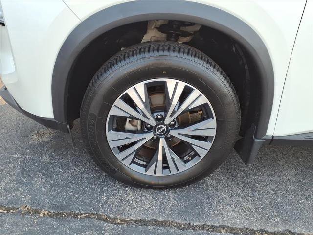 Used 2023 Nissan Rogue SV image 8