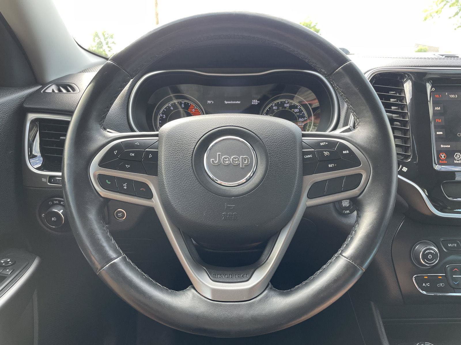 Used 2019 Jeep Cherokee Limited w/ Trailer Tow Group AWD/4WD image 12