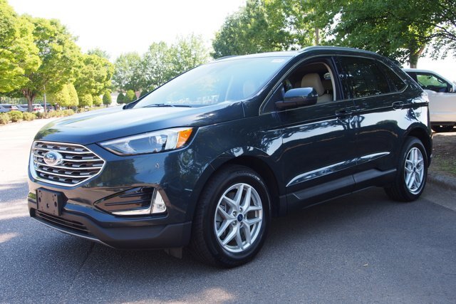 Certified 2022 Ford Edge SEL w/ Convenience Package AWD/4WD image 3