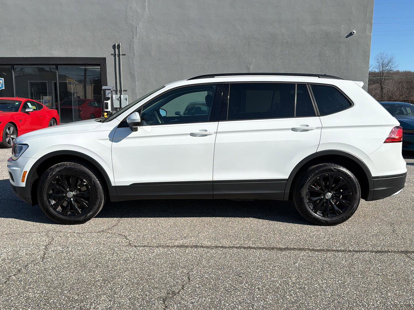 Used 2020 Volkswagen Tiguan S image 2