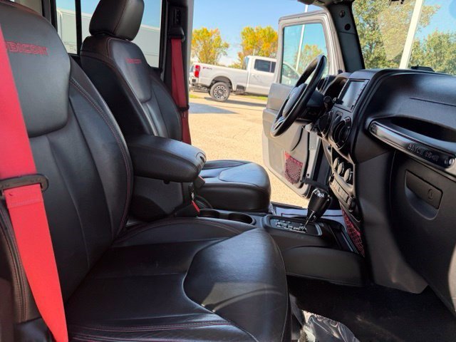 Used 2017 Jeep Wrangler Unlimited Rubicon AWD/4WD image 36
