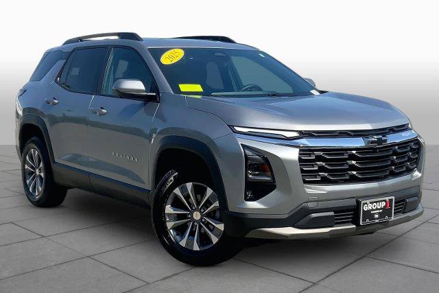 Used 2025 Chevrolet Equinox LT w/ Convenience Package II AWD/4WD image 3