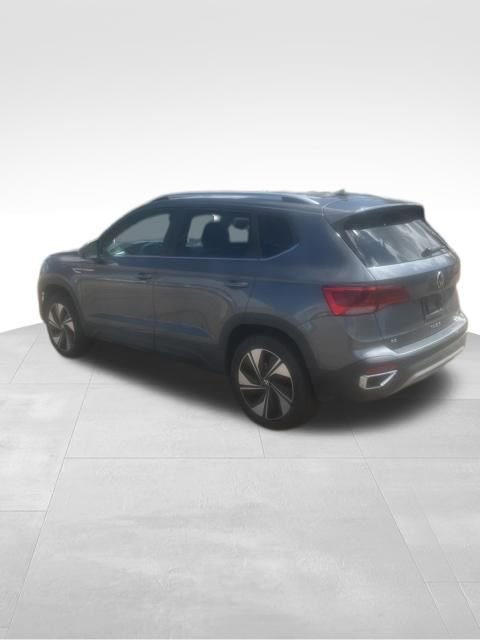 Used 2024 Volkswagen Taos SE AWD/4WD image 8