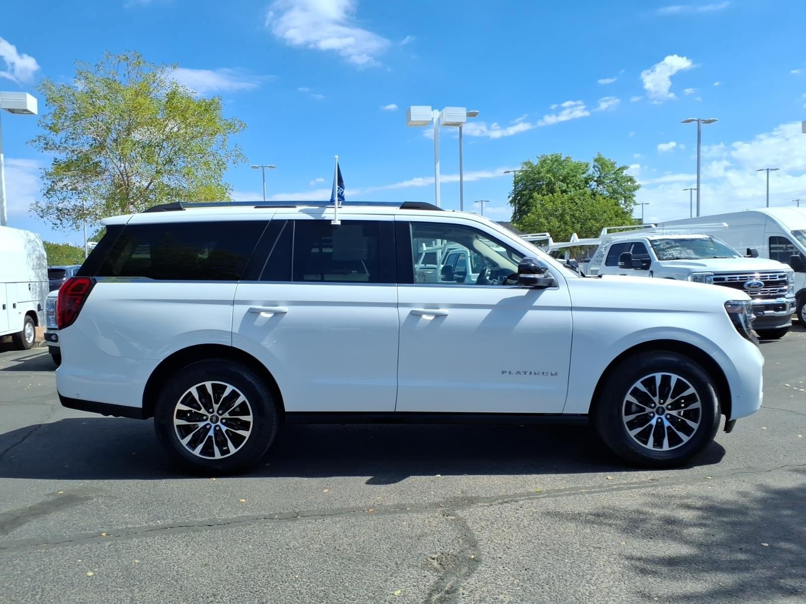 Certified 2025 Ford Expedition Platinum AWD/4WD image 3