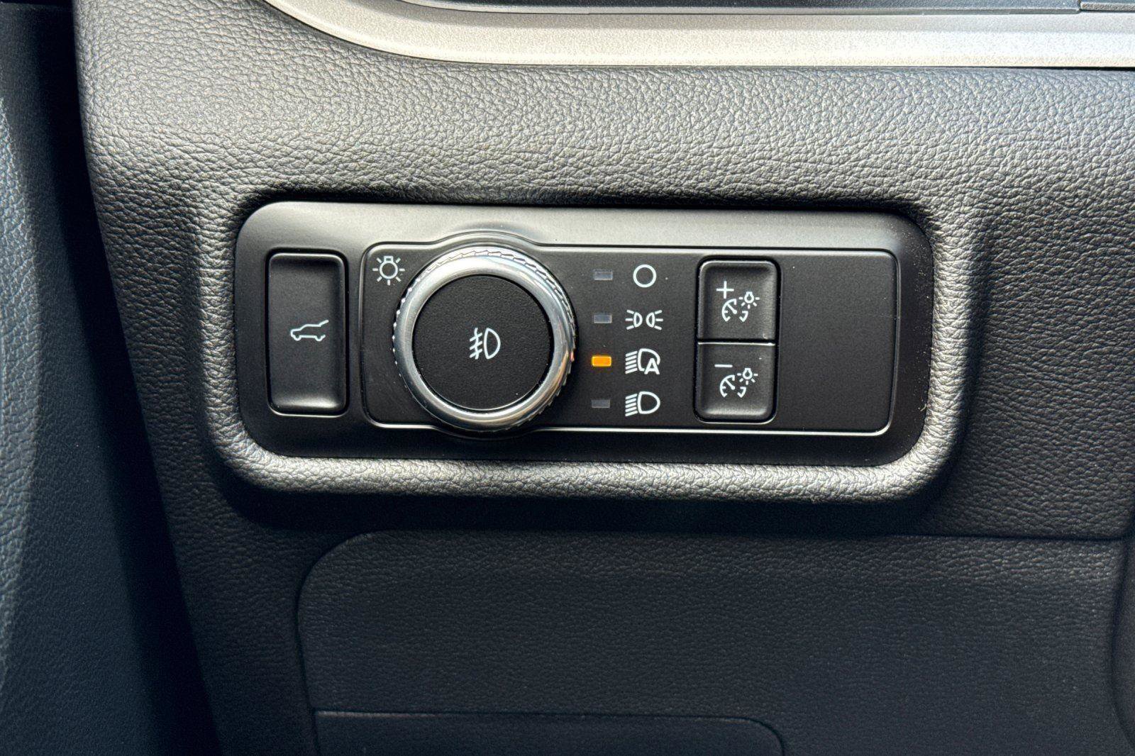 Certified 2023 Ford Explorer XLT w/ Equipment Group 202A image 26