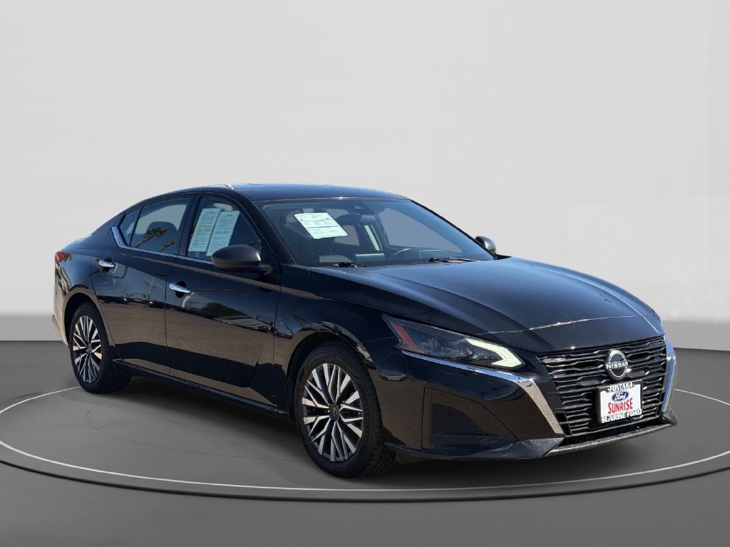 Used 2024 Nissan Altima 2.5 SV FWD image 4