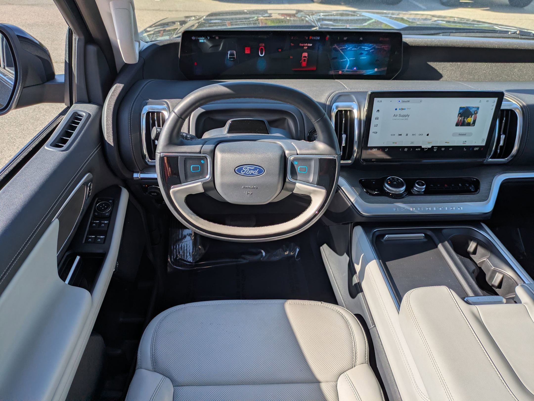 Certified 2025 Ford Expedition Platinum w/ Driver's Package AWD/4WD image 31