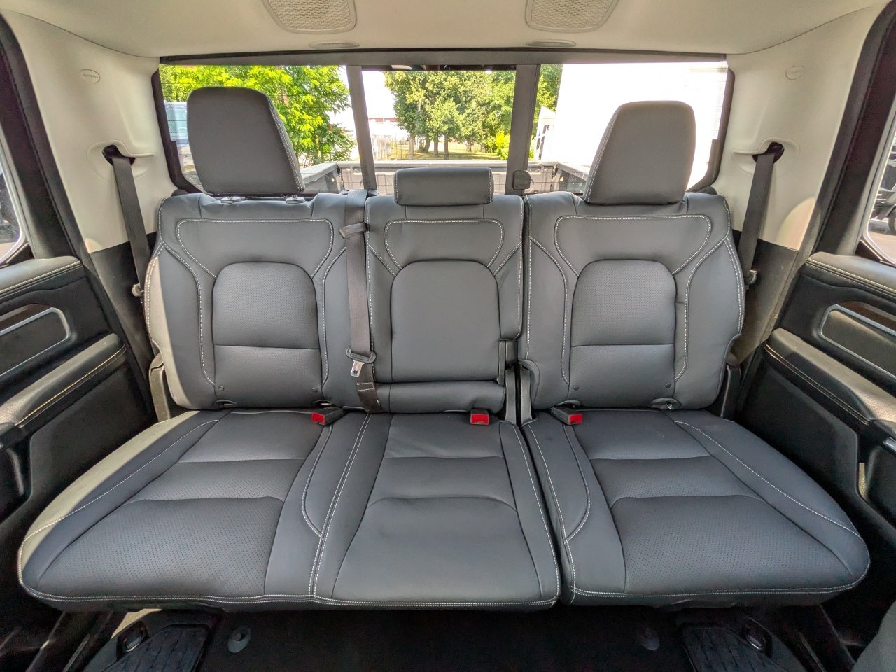 Used 2022 RAM 1500 Laramie AWD/4WD image 15