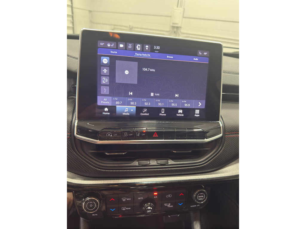 Used 2022 Jeep Compass Trailhawk w/ Trailhawk Convenience Group AWD/4WD image 9