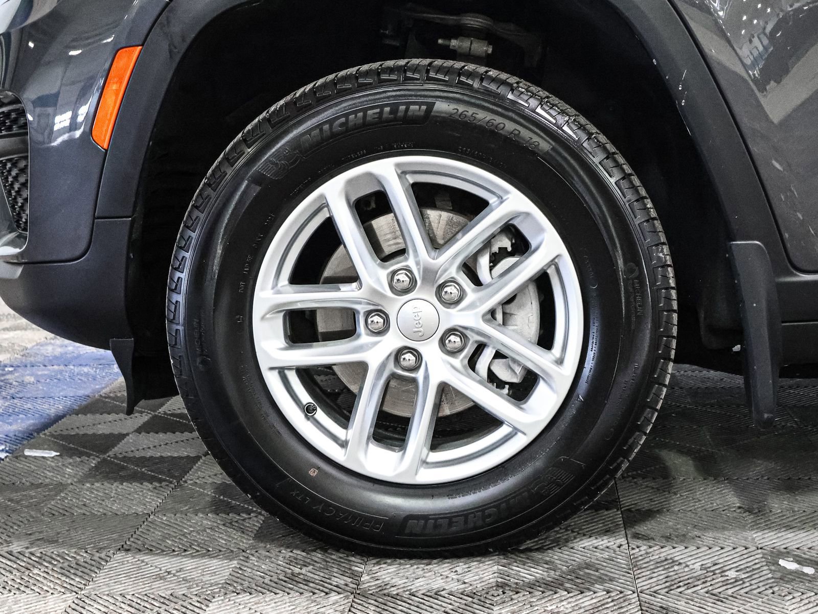 Used 2024 Jeep Grand Cherokee Laredo X w/ Luxury Tech Group I image 19