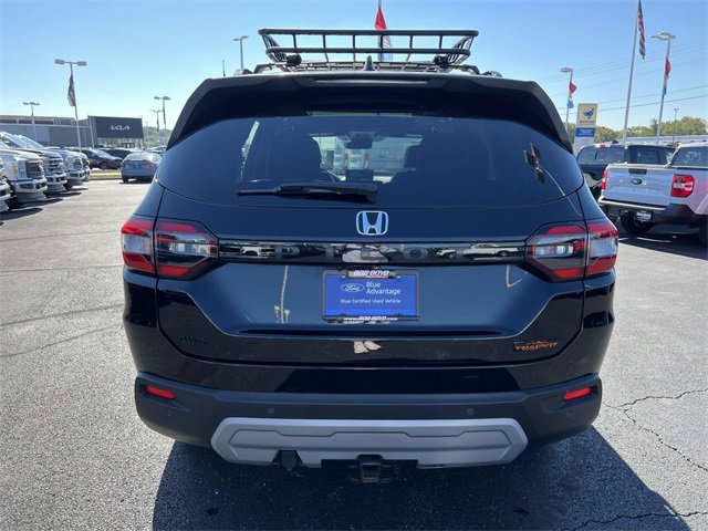 Used 2025 Honda Pilot TrailSport image 4