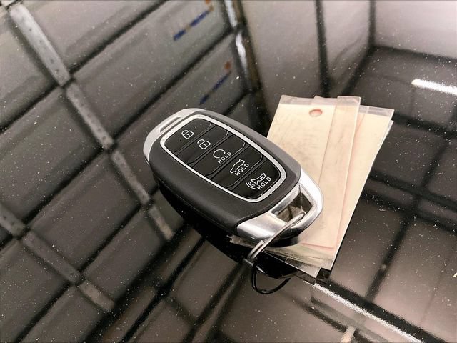 Used 2023 Hyundai Elantra SEL w/ Convenience Package FWD image 9