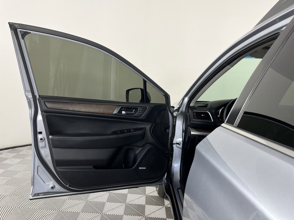 Used 2017 Subaru Outback 3.6R Limited image 10