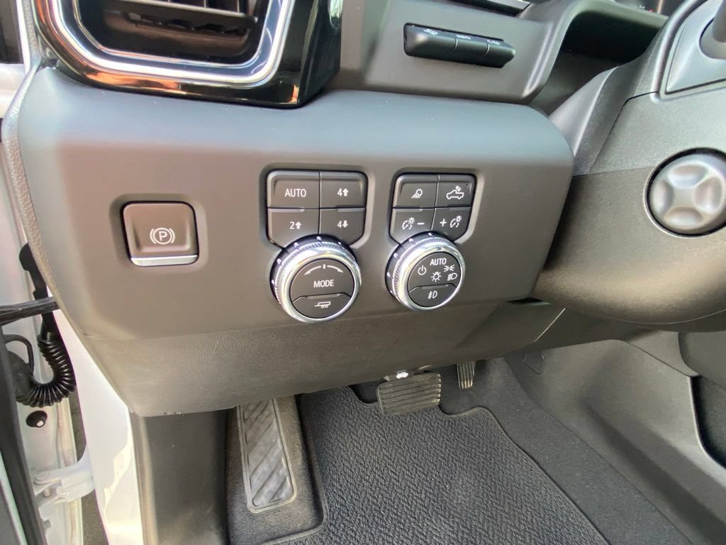 Used 2023 GMC Sierra 1500 Denali w/ Technology Package AWD/4WD image 12