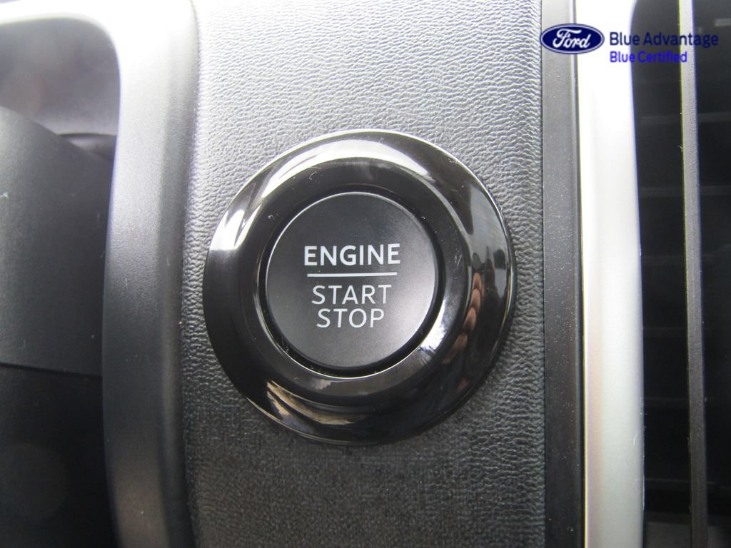Certified 2025 Ford Expedition Active AWD/4WD image 28
