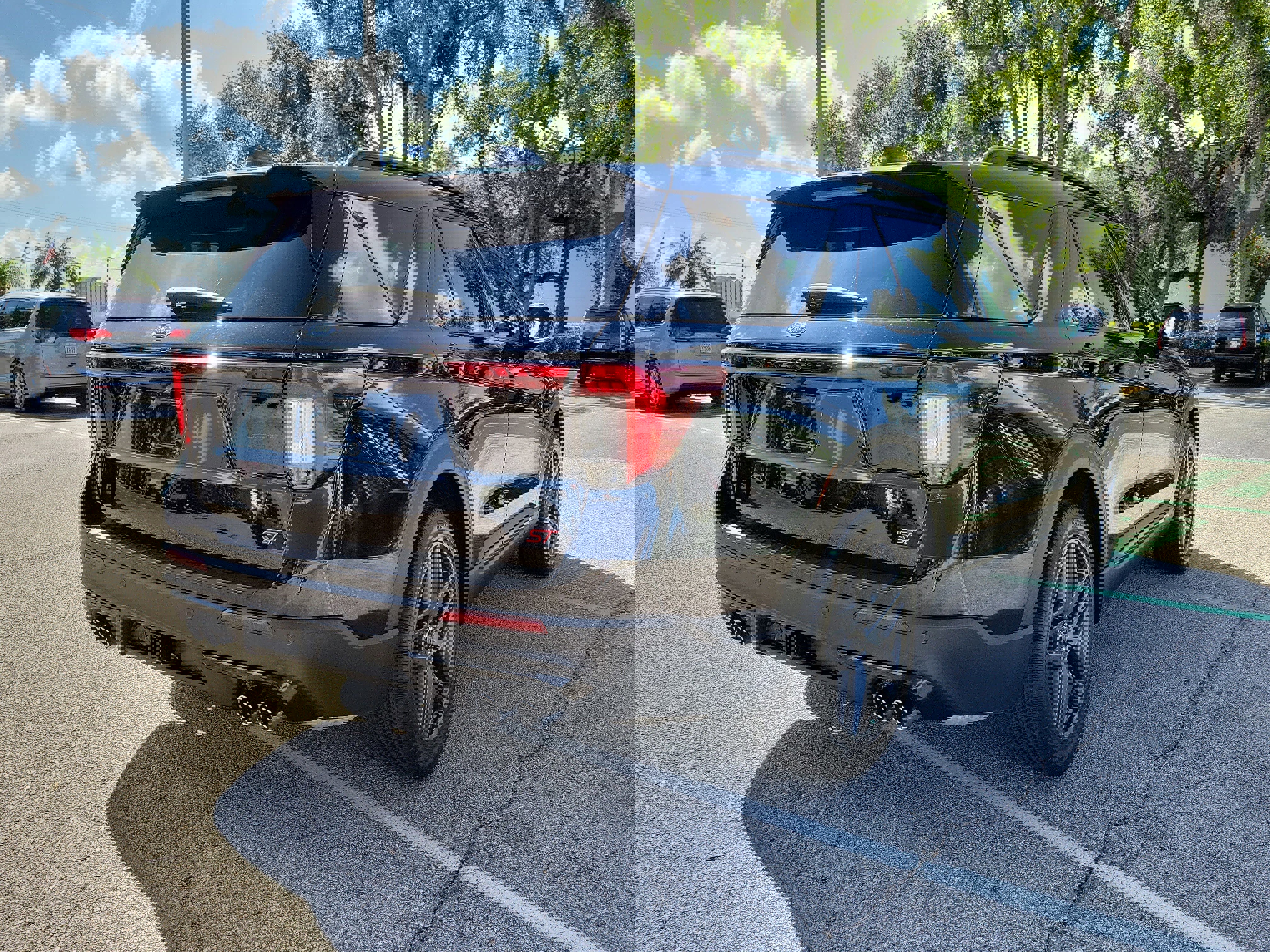 Certified 2025 Ford Explorer ST w/ Sun And Sound Package image 3