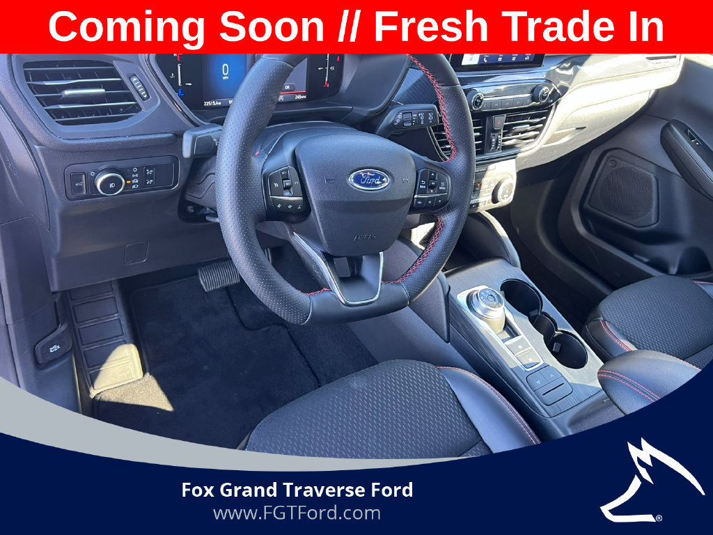 Certified 2025 Ford Escape ST-Line Select AWD/4WD image 16