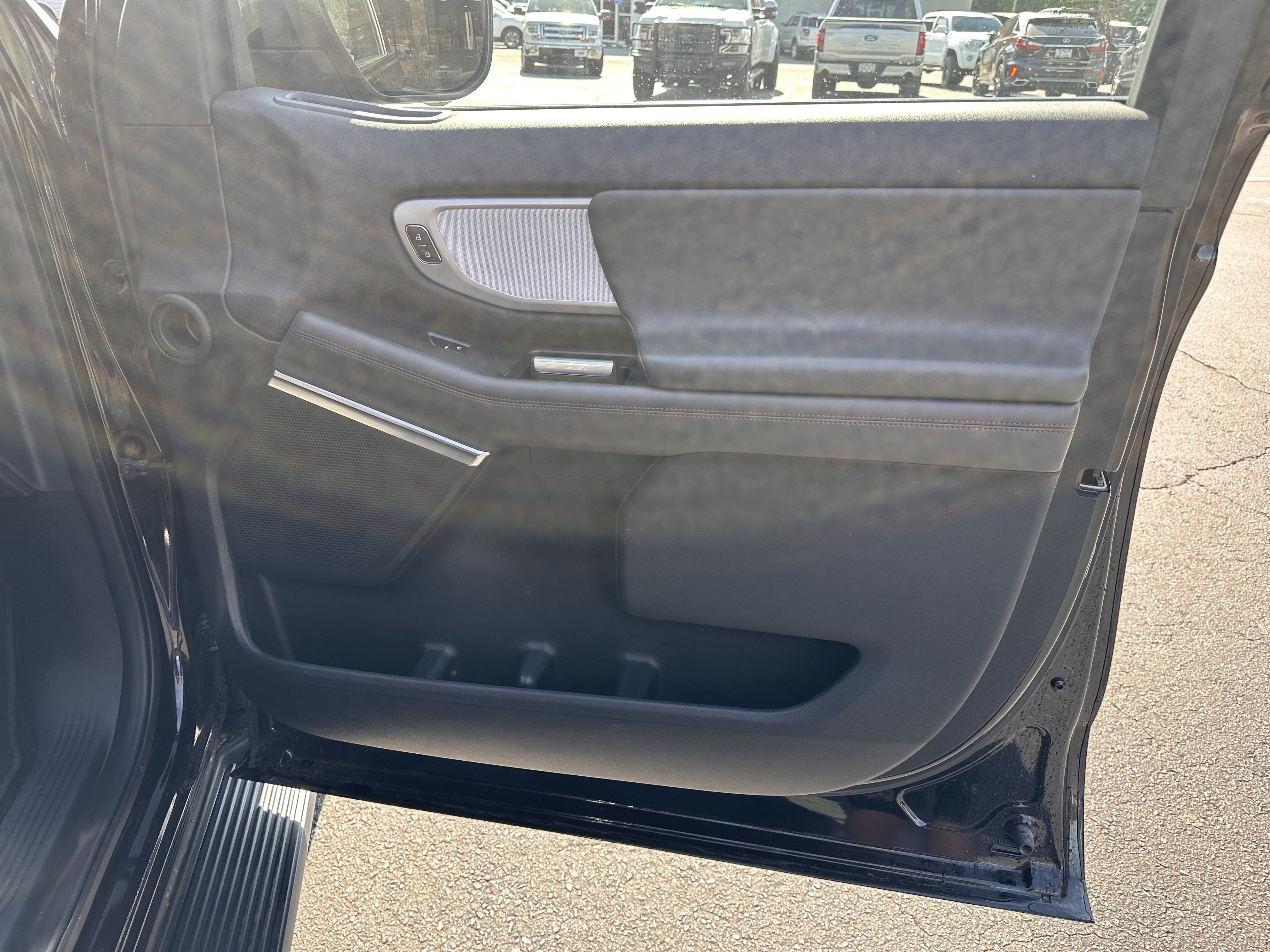Certified 2025 Ford Expedition Active AWD/4WD image 13