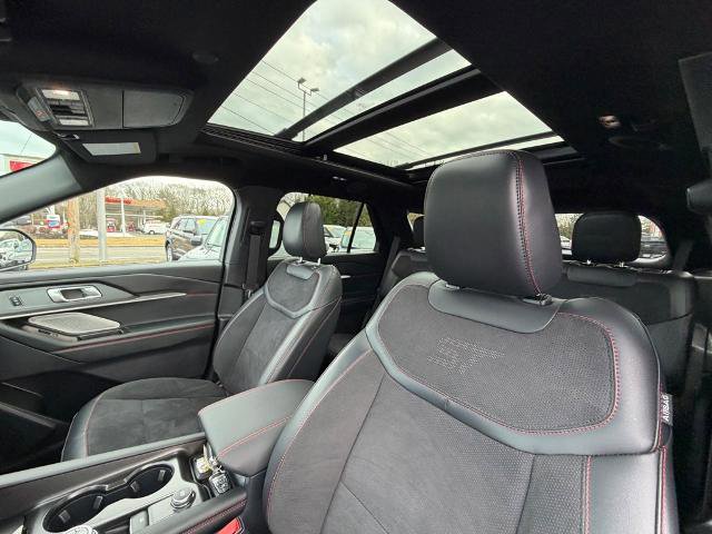 Certified 2025 Ford Explorer ST image 27