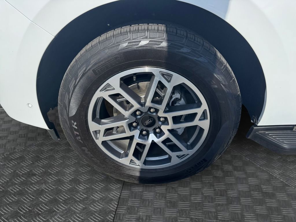 Certified 2025 Ford Expedition Active image 14