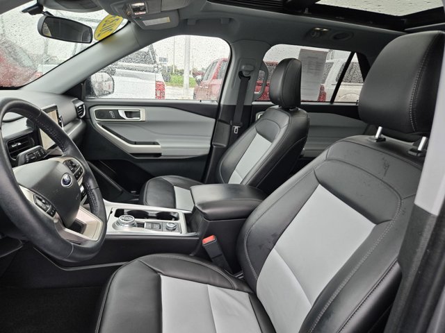 Certified 2023 Ford Explorer XLT w/ Equipment Group 202A AWD/4WD image 26