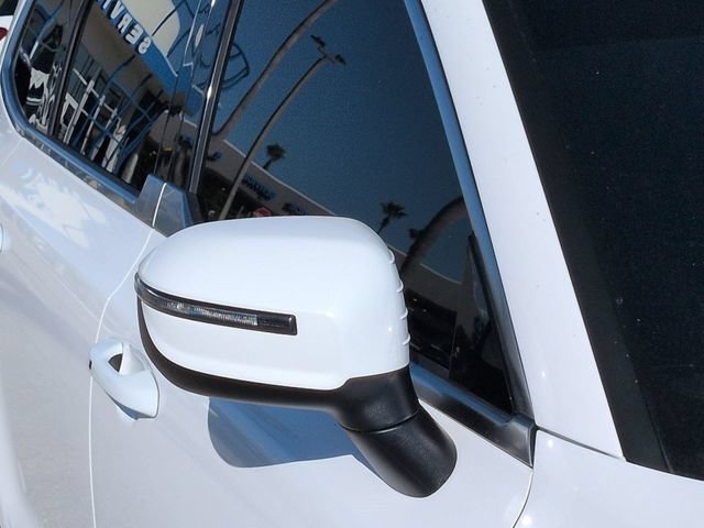 Used 2025 Kia Telluride LX FWD image 12