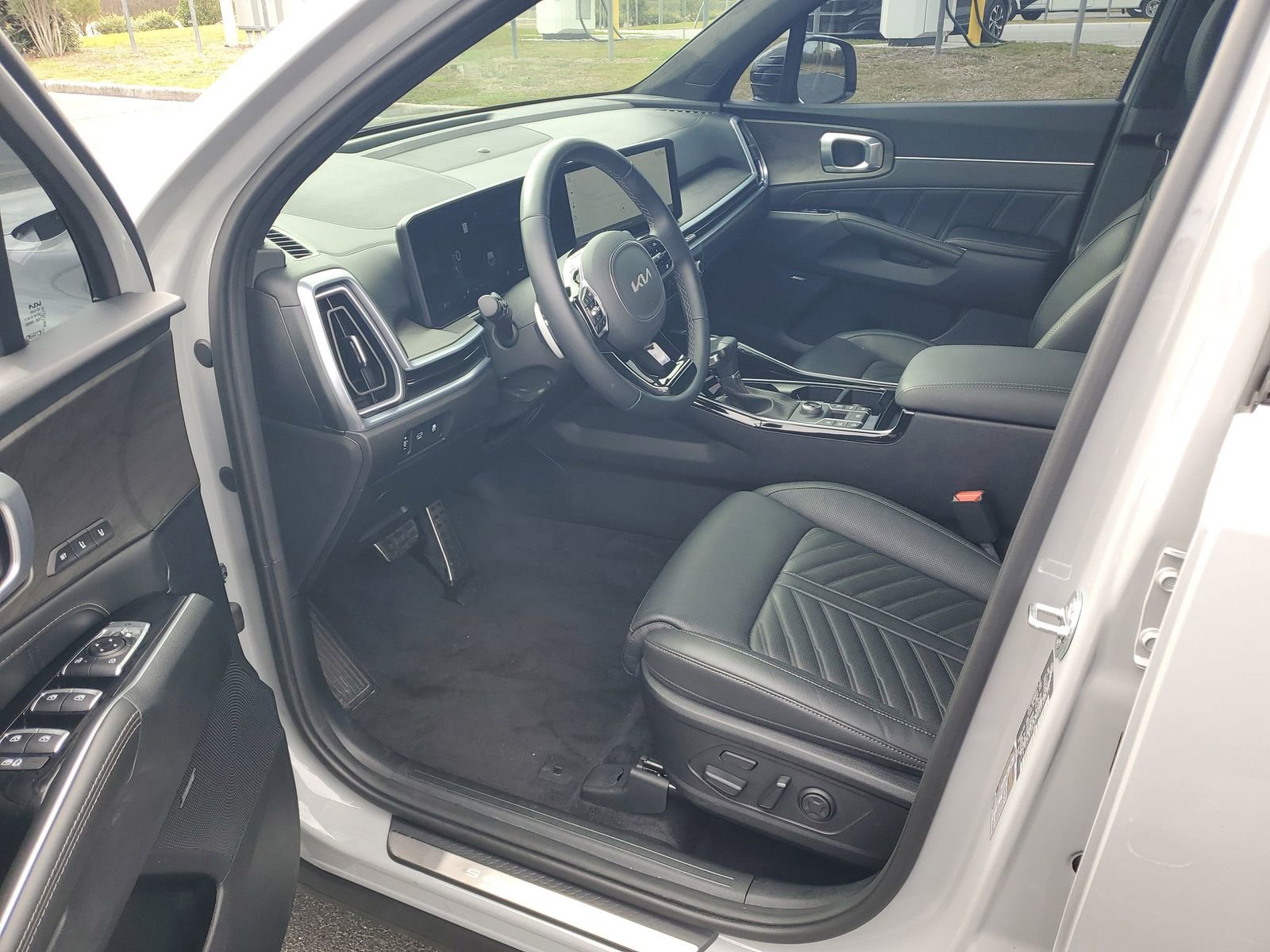 Used 2025 Kia Sorento SX Prestige AWD/4WD image 18