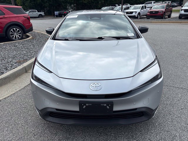 Used 2025 Toyota Prius LE FWD image 3