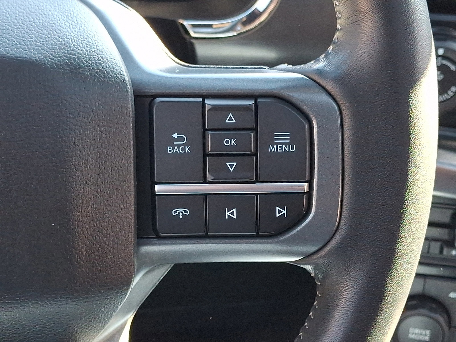 Certified 2023 Ford F150 Lariat w/ Equipment Group 502A High image 26