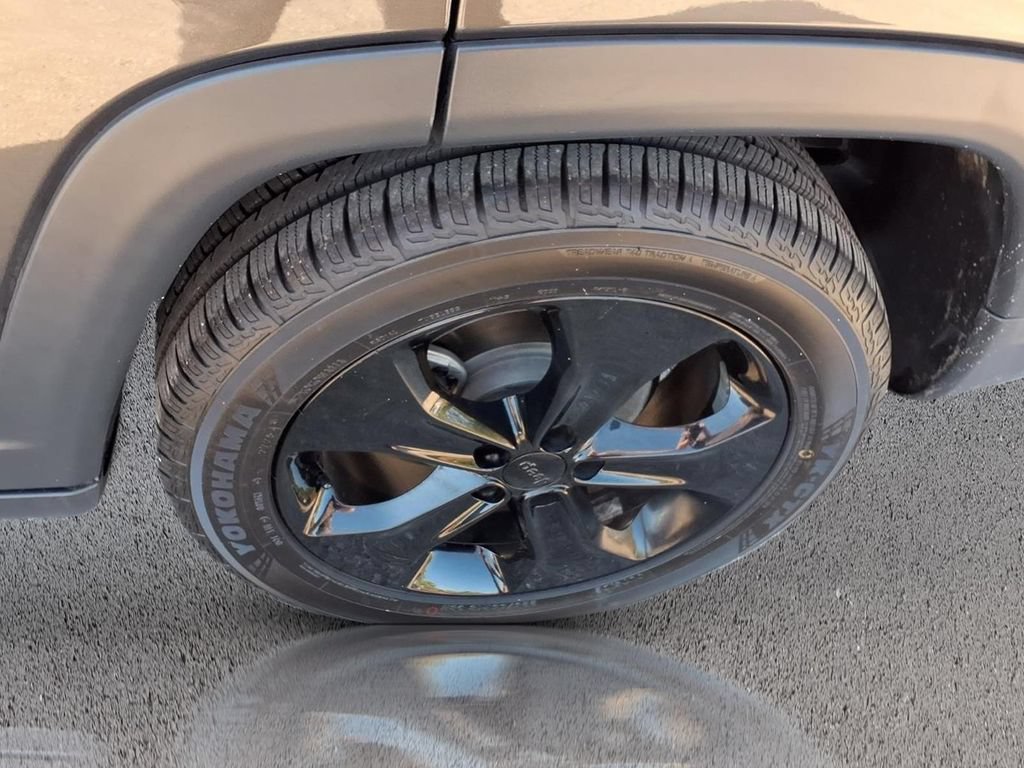 Used 2021 Jeep Compass Latitude FWD image 25