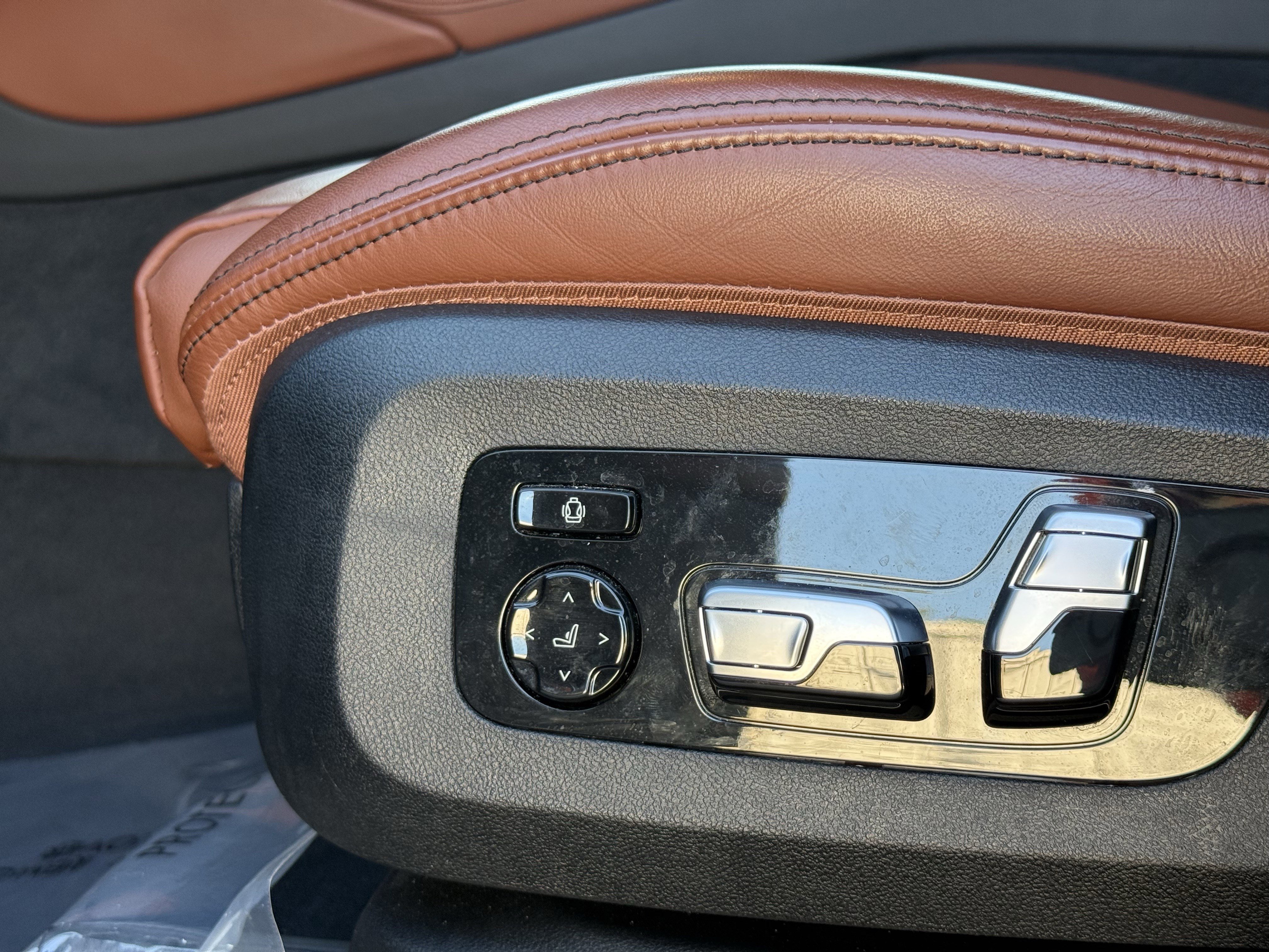 Used 2022 BMW X6 xDrive40i w/ M Sport Package image 22