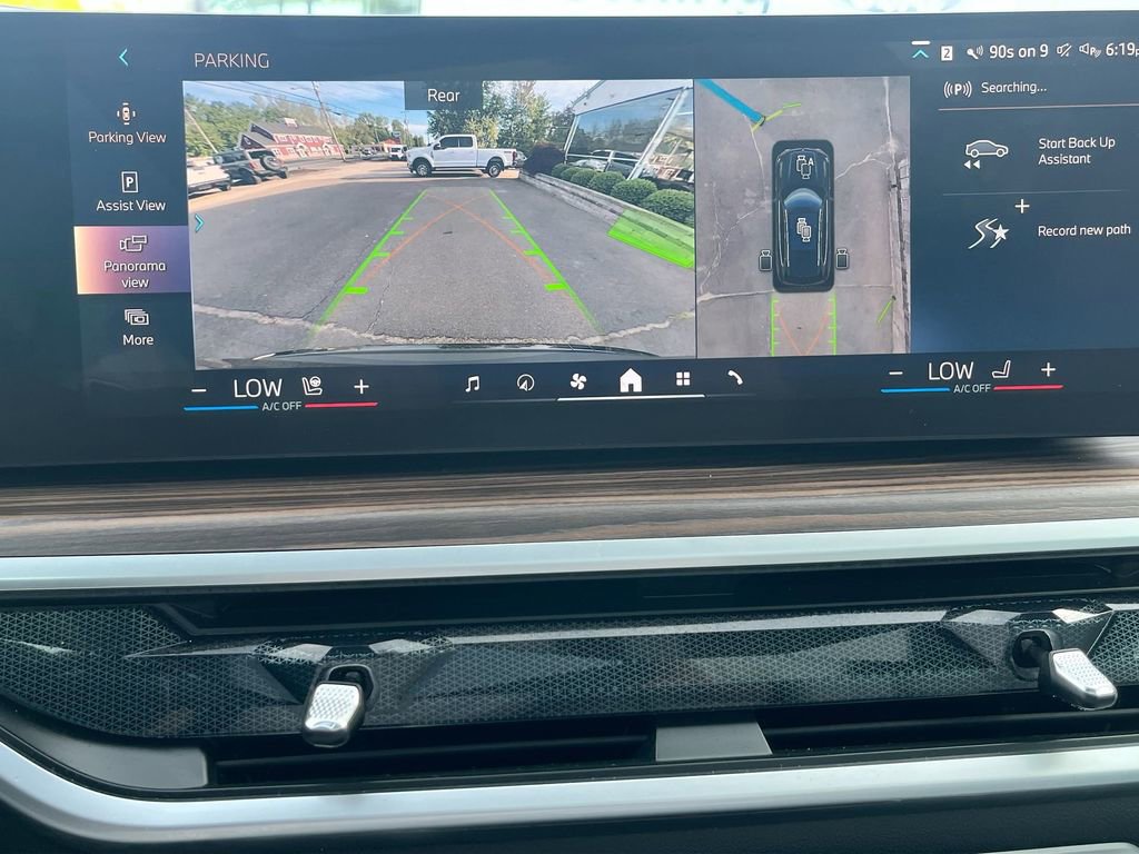 Used 2025 BMW X5 xDrive40i w/ Climate Comfort Package image 17