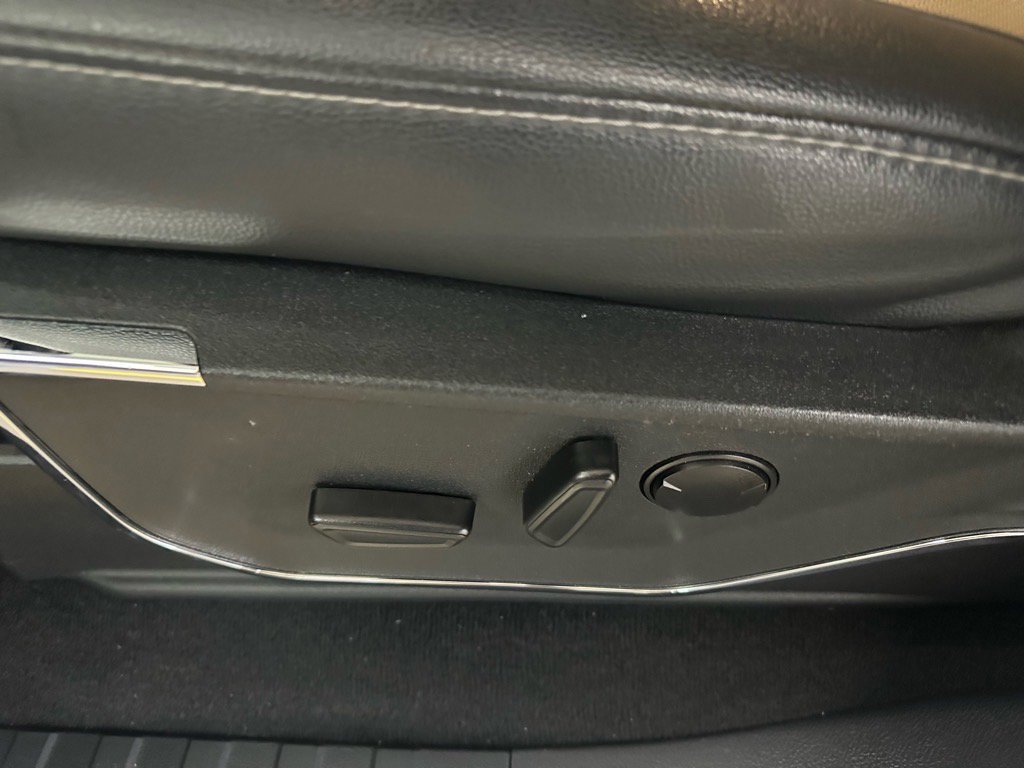 Certified 2024 Ford F250 Lariat w/ Chrome Package image 39