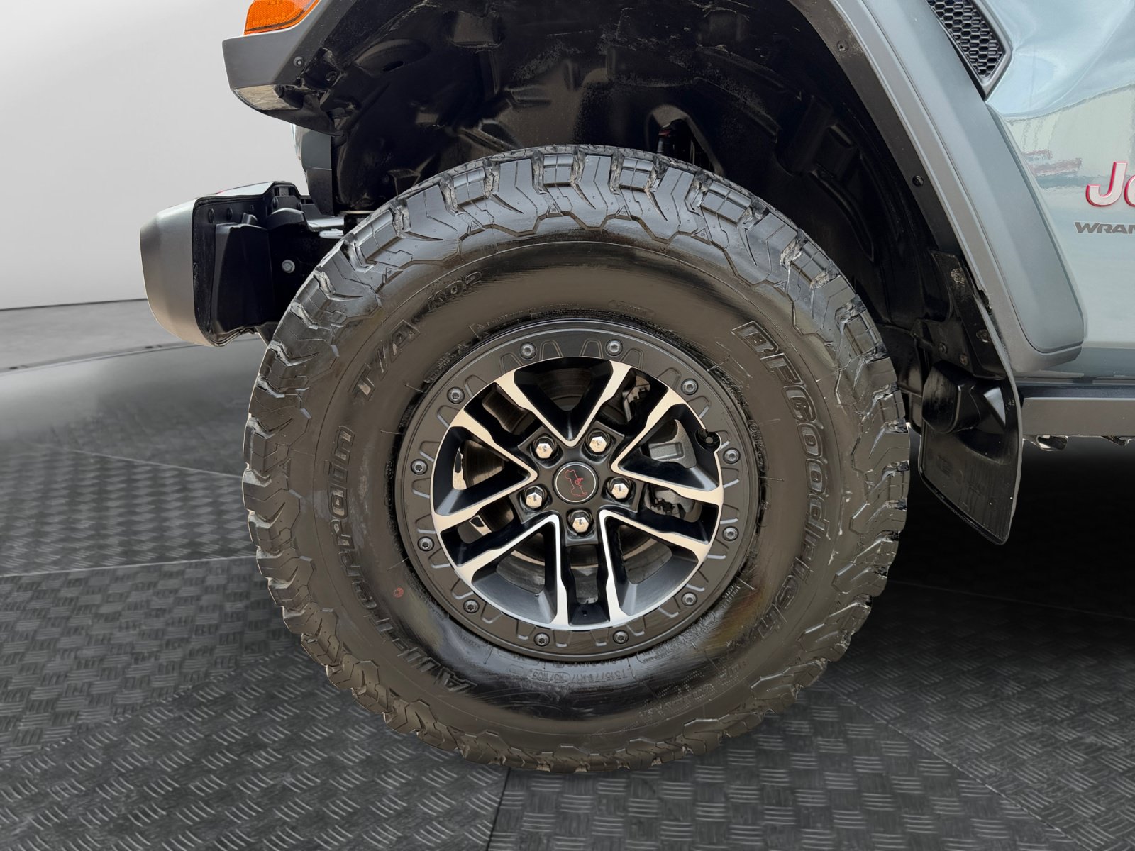 Used 2025 Jeep Wrangler Unlimited Rubicon w/ XTREMEE 35" Tire Package AWD/4WD image 9