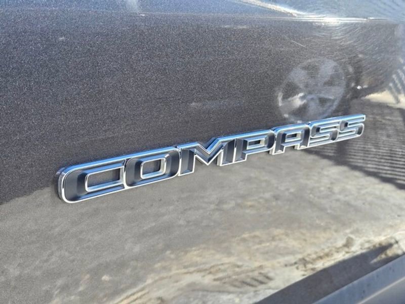 Used 2018 Jeep Compass Sport w/ Tech Group image 4