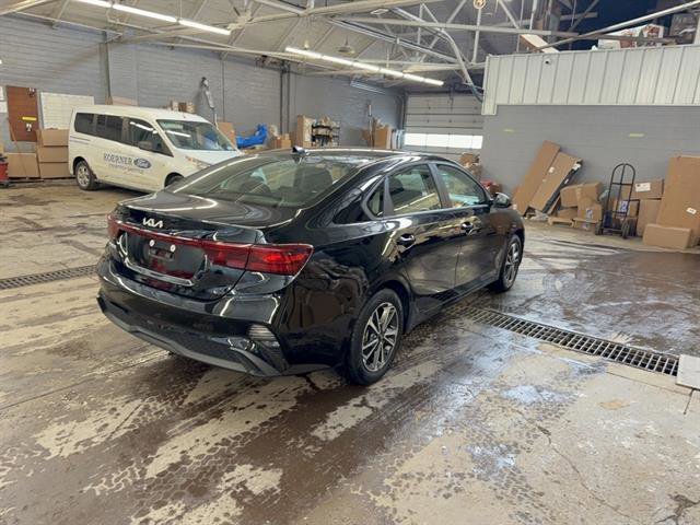 Used 2024 Kia Forte LXS w/ LXS Technology Package image 4