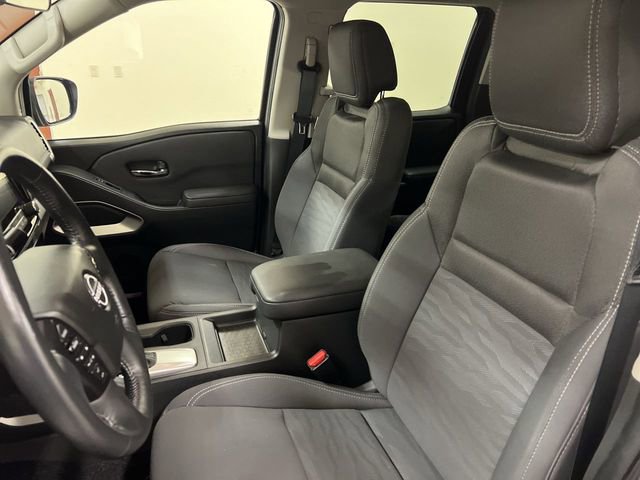 Used 2024 Nissan Frontier SV image 9