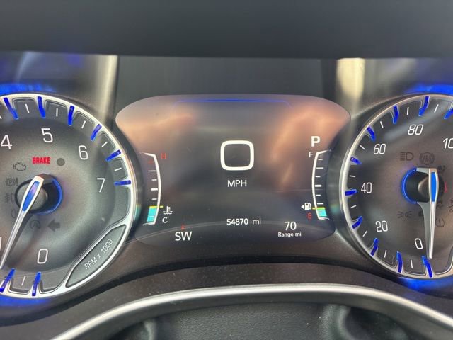 Used 2023 Chrysler Pacifica Touring-L FWD image 13