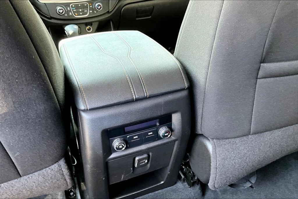 Used 2021 Chevrolet Traverse LT FWD image 12