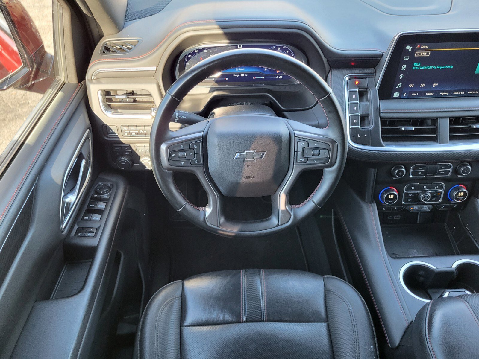 Used 2024 Chevrolet Suburban RST w/ Luxury Package image 14